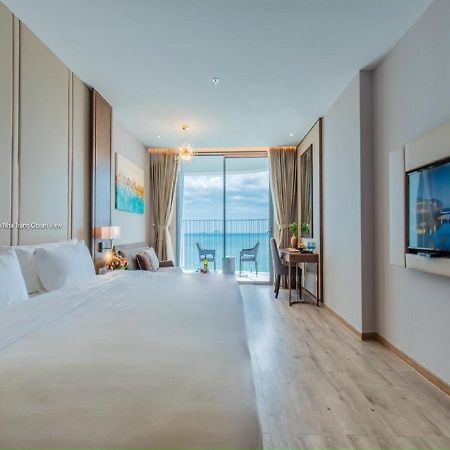 Panorama Lyn Beachfront Apartment Nha Trang Exteriör bild