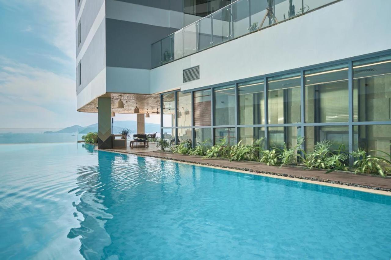 Panorama Lyn Beachfront Apartment Nha Trang Exteriör bild