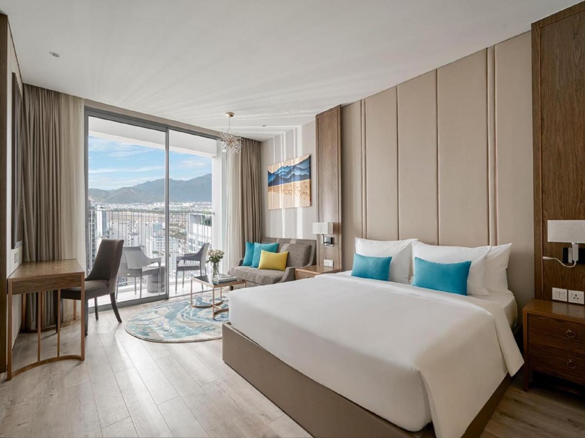 Panorama Lyn Beachfront Apartment Nha Trang Exteriör bild